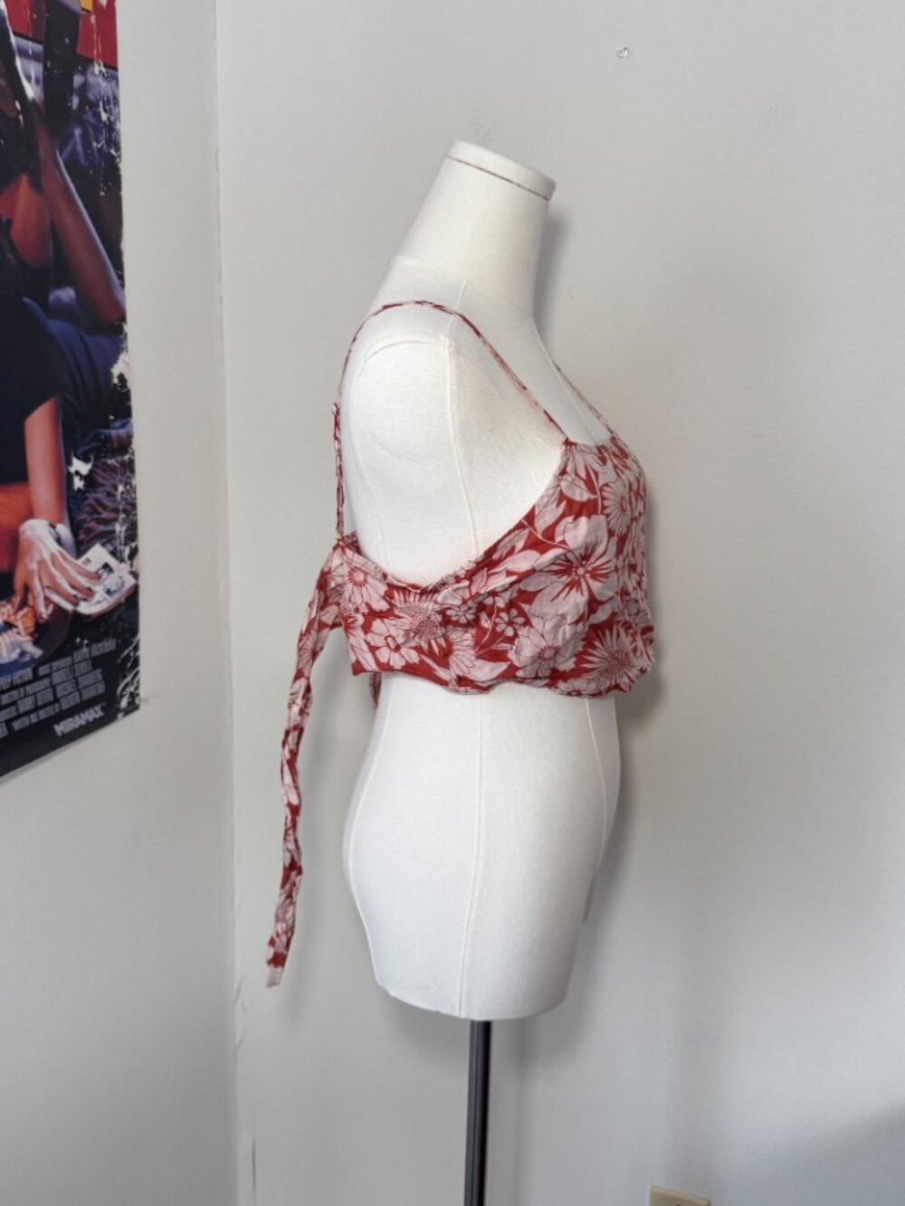 American Eagle Orange and White Floral Cropped Casual Tank Top Shirt - Picture 6 of 13